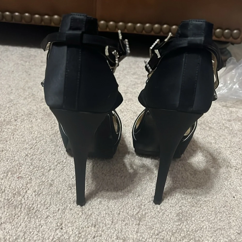TONY BOWLS stunning black platform heels with rhinestones Size 7